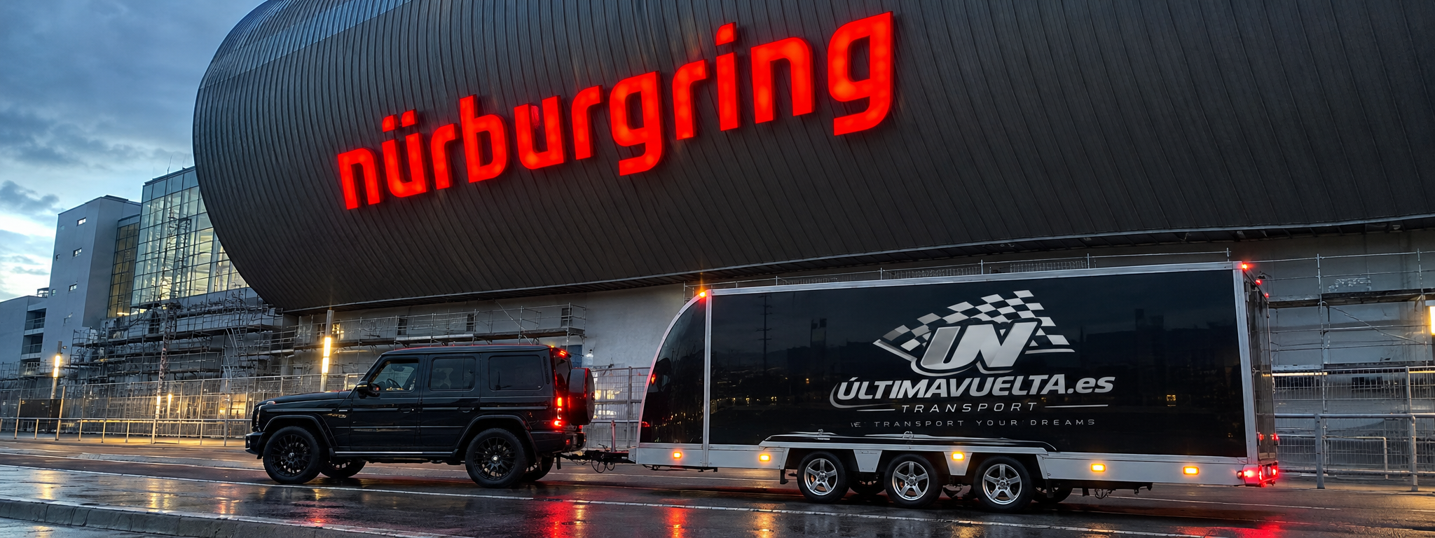 Remolque cerrado de Última Vuelta Transport en el Nürburgring