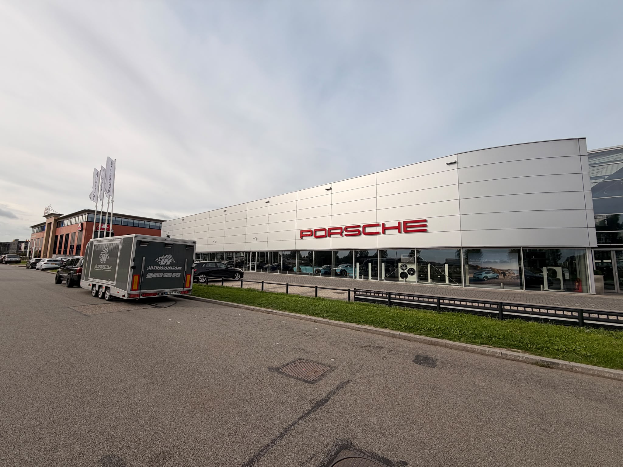 Remolque Última Vuelta en Porsche